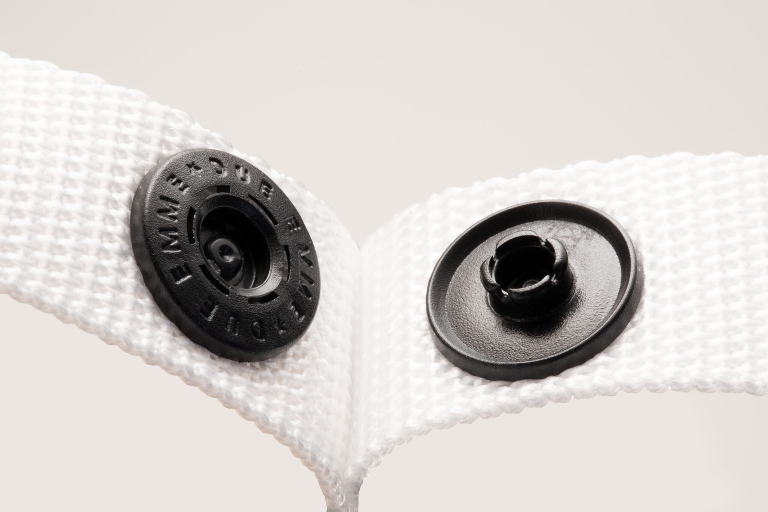Bottone a pressione - News  2m-Italia, accessori termoplastici di qualità